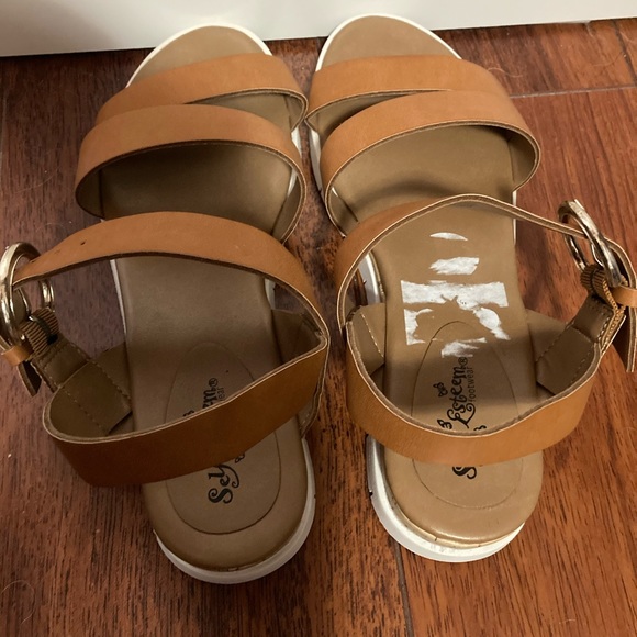 Sandals - Picture 4 of 4